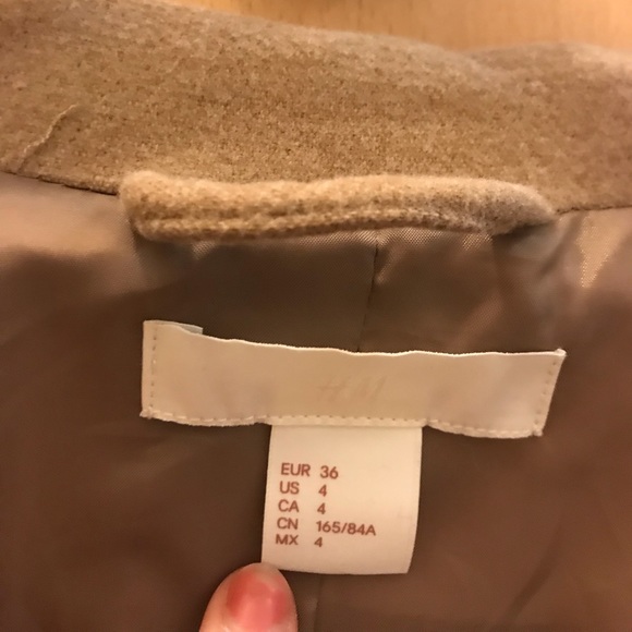 Tan coat - Picture 2 of 3